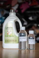 Lanolin for sheep fleece (woven merino)